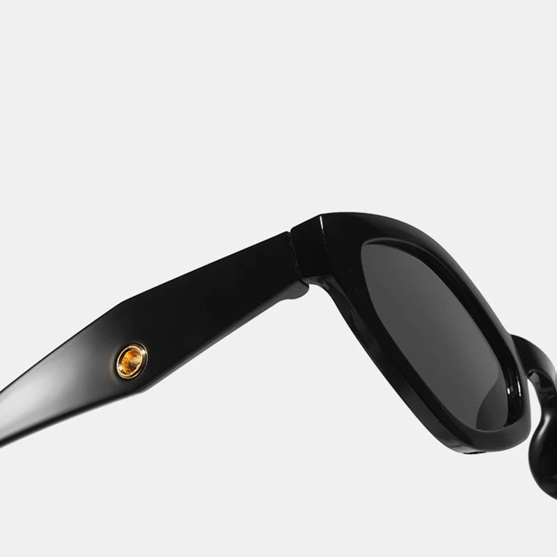 Vintage Small Frame Cat Eye Sunglasses Women Brand Designer Fashion Goggle Leisure Vacation UV400 Sunscreen Sunnies