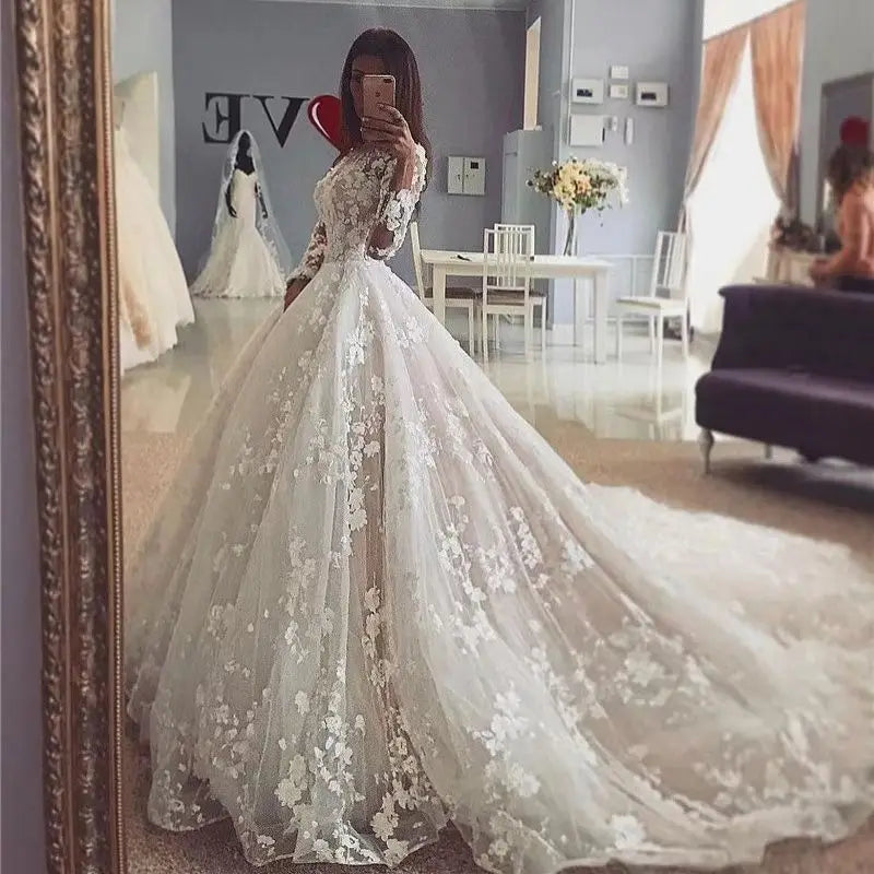 Long Sleeves Lace Princess Wedding Dresses Lace Up Back Vintage Appliques Bridal Gowns Customized 2025
