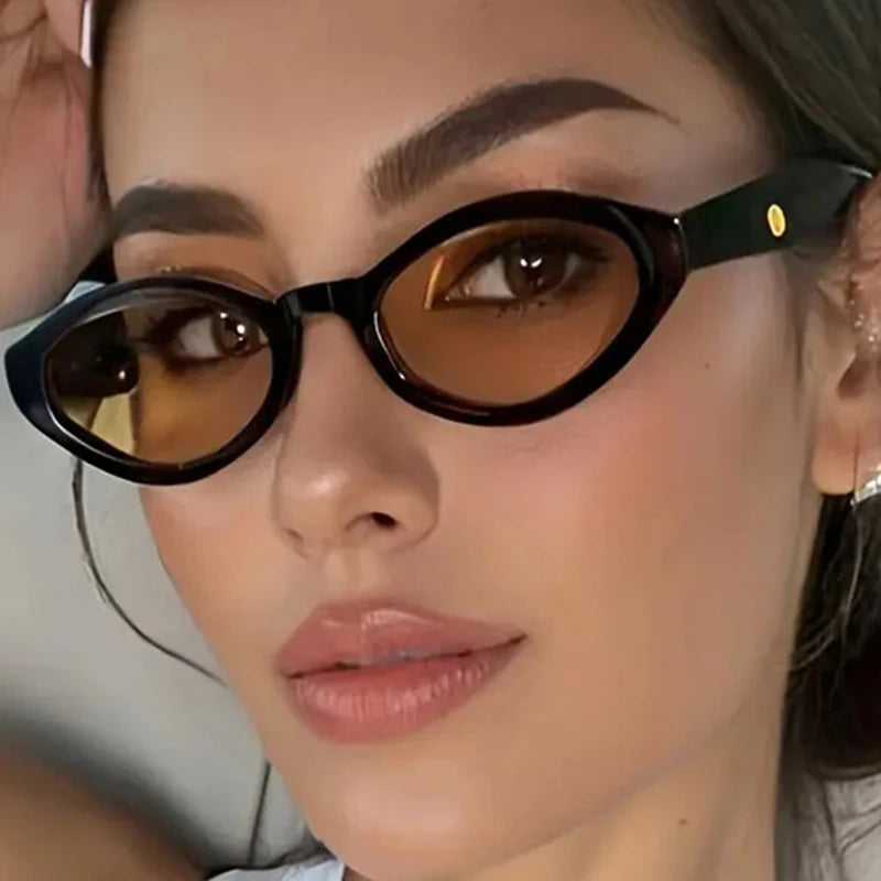 Vintage Small Frame Cat Eye Sunglasses Women Brand Designer Fashion Goggle Leisure Vacation UV400 Sunscreen Sunnies