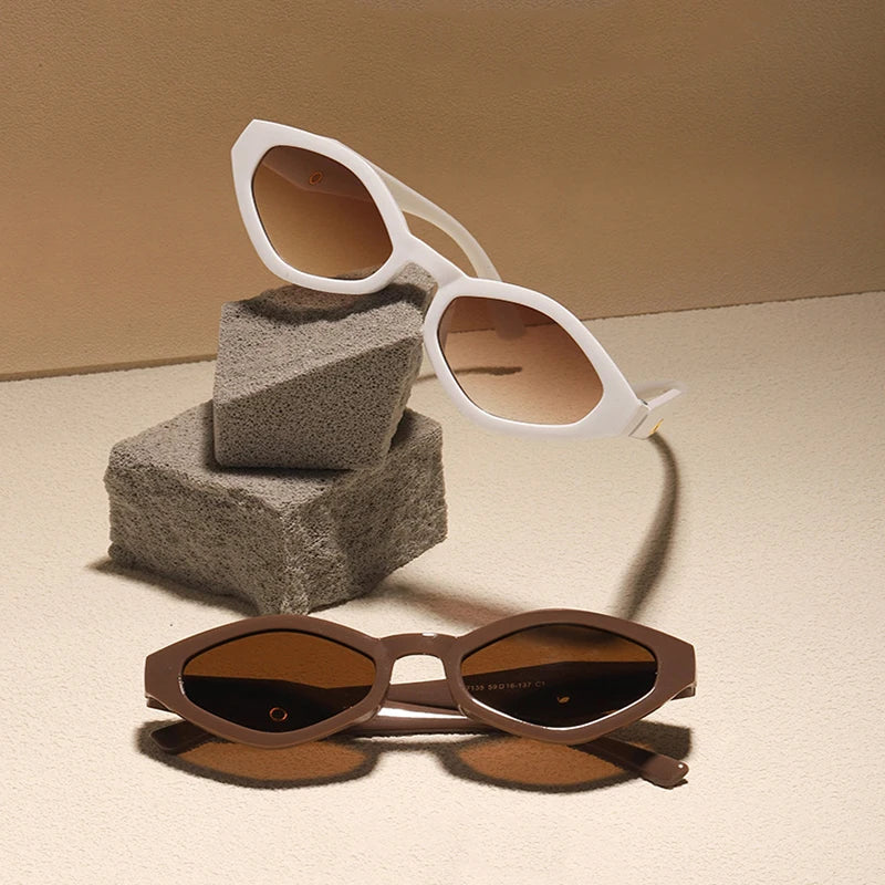 Vintage Small Frame Cat Eye Sunglasses Women Brand Designer Fashion Goggle Leisure Vacation UV400 Sunscreen Sunnies